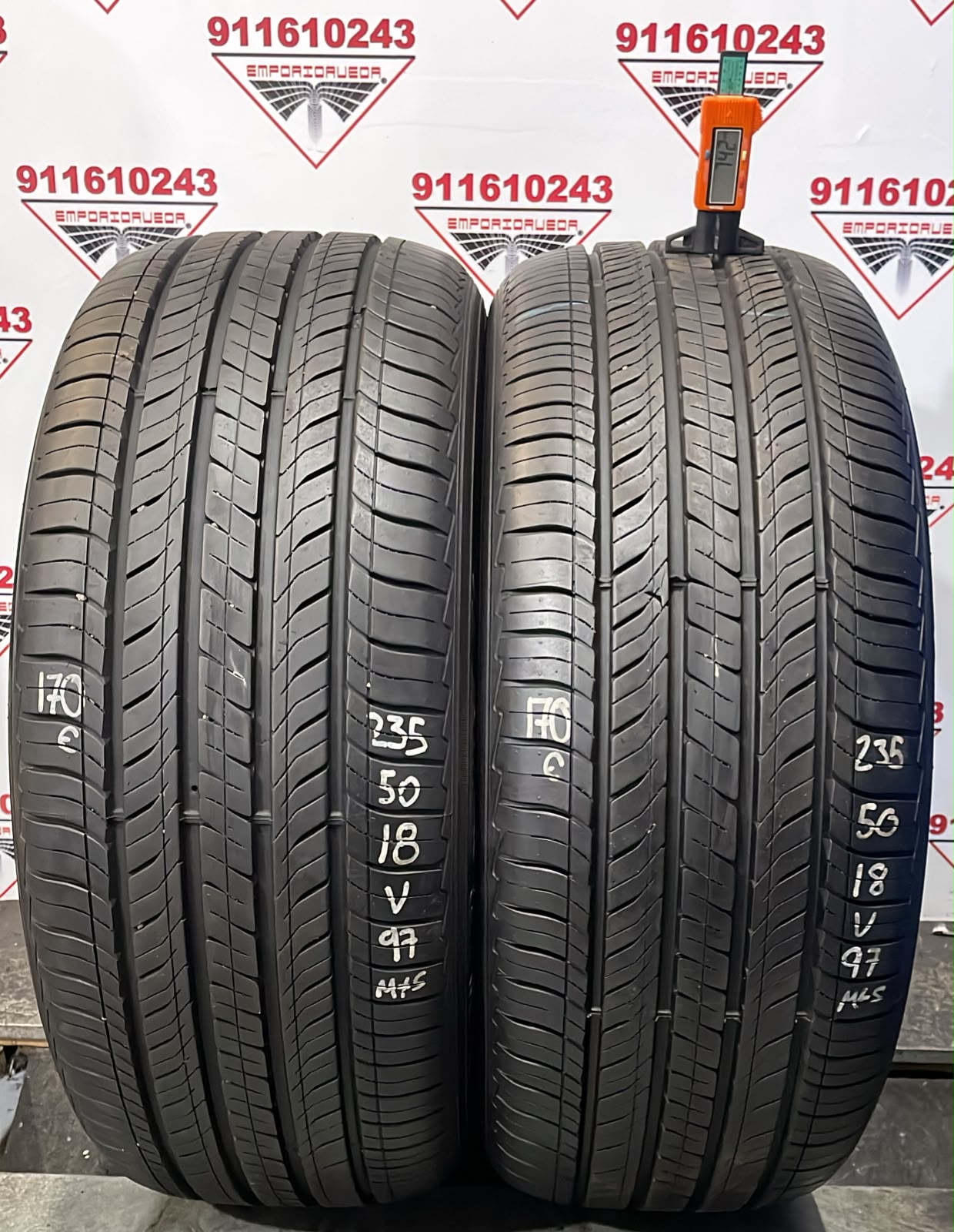 MAXXIS  USADO  235/50 R18 97 V